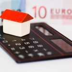 https://pixabay.com/ru/photos/house-money-euro-calculator-366927/